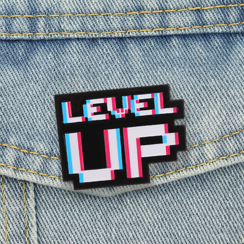 Level Up Glitch Pixel Badge Re - огляд і ціна Gaming Accessories Retro